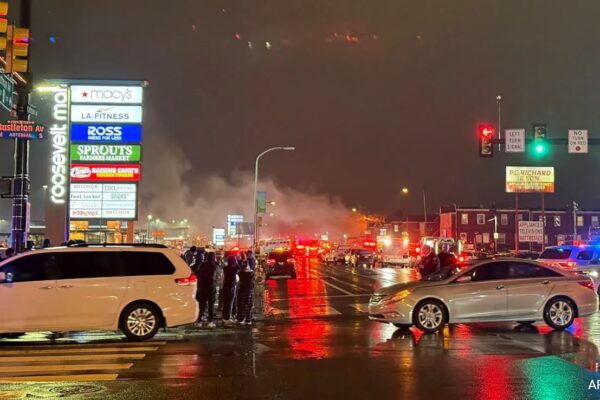 What is happening in America, now a plane crash in Philodelphia, fire broke out in many houses