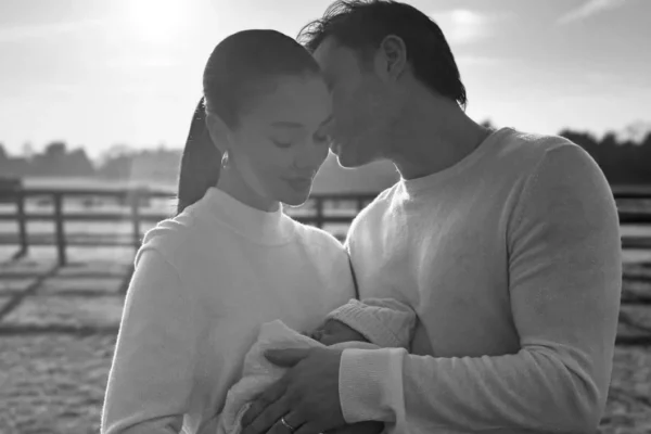 Son of Amy Jackson and the star of Gossip Girl Ed Westwicked was born, the shared stars of the messages, revealed the name
