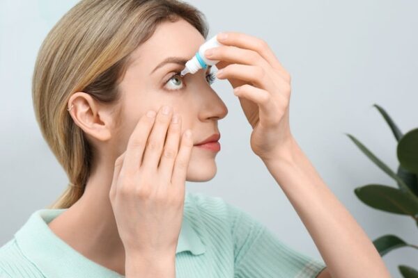 Eye Infections Increase in Summer Due to Temperature and Sweat: In the summer, sun, dust and pollution increases the risk of infection