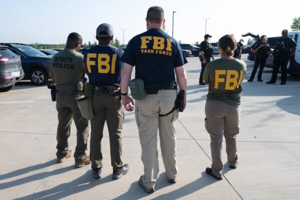 Fake jobs, fake ads and money laundering .. 2 Pakistani, FBI caught such visas in America