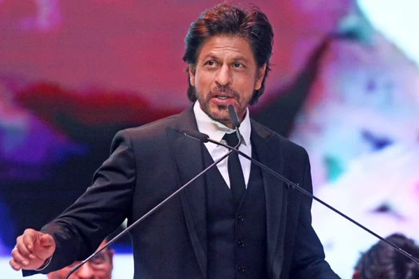 Shah Rukh Khan injured | Shah Rukh Khan is injured on the shooting of the film, a month of comfort. Report